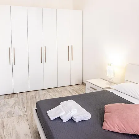 公寓 Mombello 50 - Center *